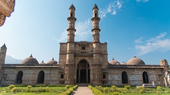 Champaner-Pavagadh Archeological Park, Gujarat: Nestled amidst Gujarat’s Panchmahal Hills lies the Champaner-Pavagadh Archeological Park, a UNESCO World Heritage Site, that unfolds a captivating story of architectural and cultural fusion. Explore a unique blend of Hindu and Islamic architecture, including the majestic Jami Masjid, the largest mosque in Gujarat, the Jain temples and the Kalika Mata Temple. Travellers can also enjoy panoramic views fromatop Pavagadh Hill and savour delicious Gujarati thalis and local delicacies in nearby Vadodara.(Unsplash)